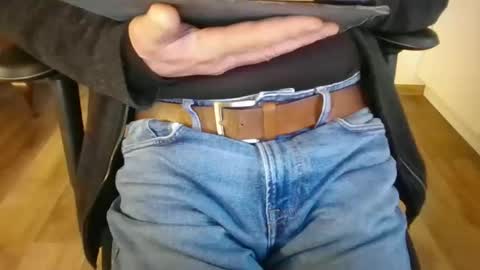 mik online show from 12/05/25, 01:31