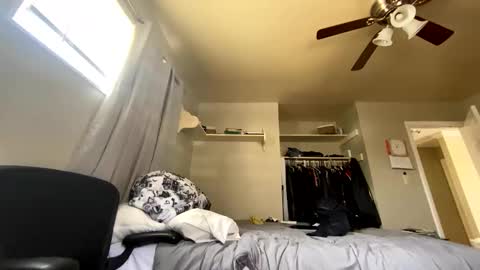 Snapshot of mik138 chatting on 03/19/26, 04:55 mik138 online show from 03/19/26, 04:55