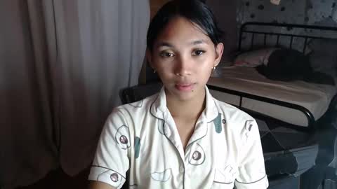 Snapshot of mika_cora chatting on 05/22/26, 12:55 MIKA online show from 05/22/26, 12:55