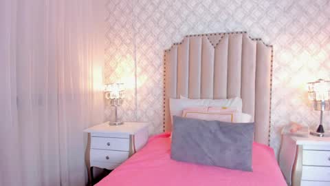 Snapshot of mika_doll chatting on 04/16/26, 04:02 mika doll online show from 04/16/26, 04:02