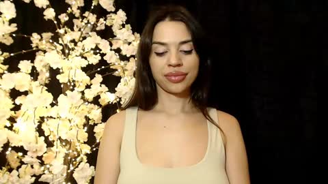 Snapshot of mika_gold7 chatting on 12/11/24, 08:39 Mika online show from 12/11/24, 08:39