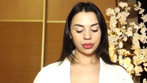 Snapshot of mika_gold7 chatting on 01/14/25, 09:45 Mika online show from 01/14/25, 09:45