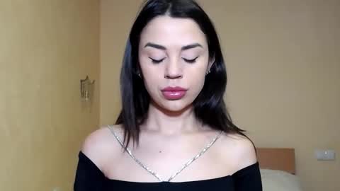 Snapshot of mika_gold7 chatting on 02/19/25, 11:38 Mika online show from 02/19/25, 11:38