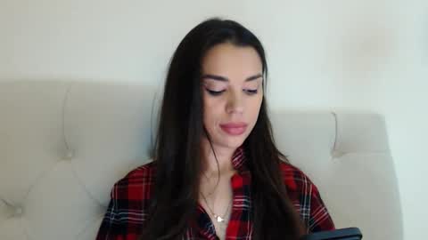 Snapshot of mika_gold7 chatting on 09/27/25, 06:13 Mika online show from 09/27/25, 06:13