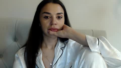 Snapshot of mika_gold7 chatting on 10/01/25, 10:05 Mika online show from 10/01/25, 10:05