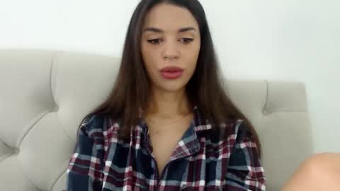 Snapshot of mika_gold7 chatting on 10/04/25, 09:29 Mika online show from 10/04/25, 09:29