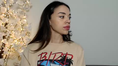 Snapshot of mika_gold7 chatting on 10/11/25, 10:36 Mika online show from 10/11/25, 10:36