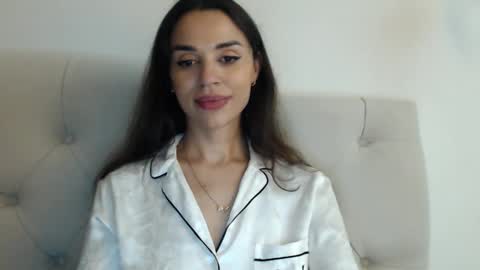 Snapshot of mika_gold7 chatting on 10/13/25, 10:32 Mika online show from 10/13/25, 10:32