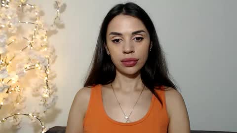 Snapshot of mika_gold7 chatting on 10/15/25, 11:43 Mika online show from 10/15/25, 11:43