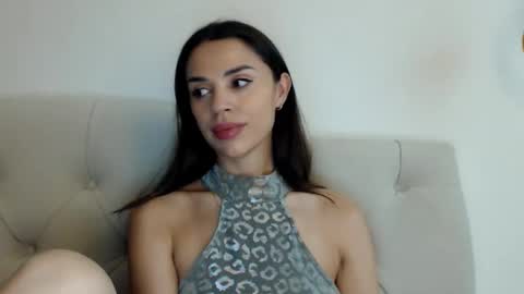 Snapshot of mika_gold7 chatting on 10/17/25, 06:10 Mika online show from 10/17/25, 06:10