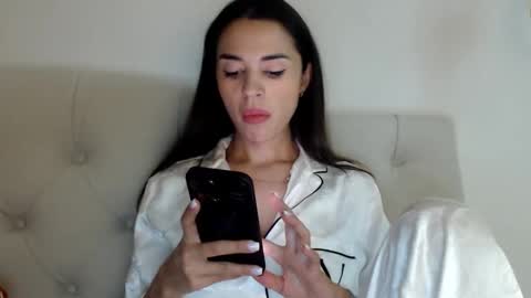 Snapshot of mika_gold7 chatting on 10/20/25, 06:08 Mika online show from 10/20/25, 06:08