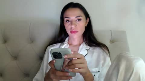 Snapshot of mika_gold7 chatting on 11/14/25, 07:12 Mika online show from 11/14/25, 07:12