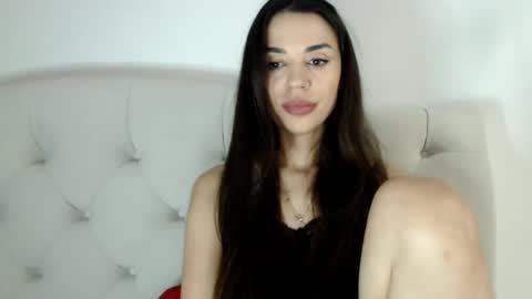 Snapshot of mika_gold7 chatting on 11/16/25, 08:25 Mika online show from 11/16/25, 08:25