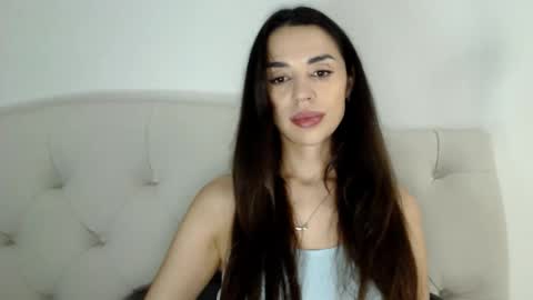 Snapshot of mika_gold7 chatting on 11/21/25, 08:07 Mika online show from 11/21/25, 08:07