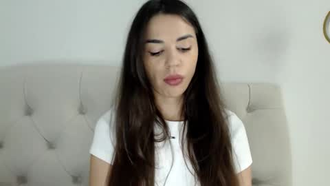 Snapshot of mika_gold7 chatting on 11/23/25, 11:21 Mika online show from 11/23/25, 11:21