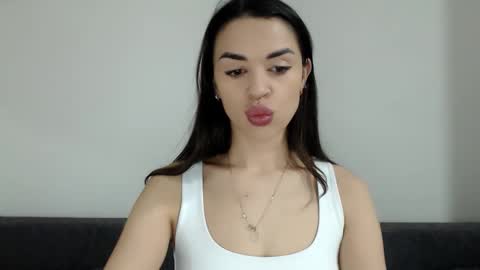 Mika online show from 01/19/26, 12:20