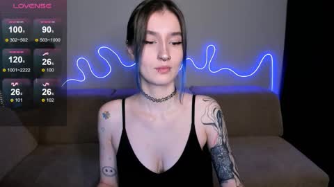 Snapshot of mika_reid chatting on 11/10/25, 02:38 Mika online show from 11/10/25, 02:38