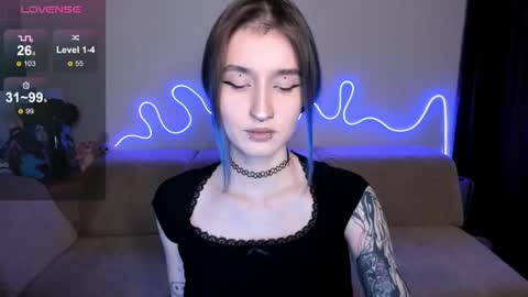 Snapshot of mika_reid chatting on 11/16/25, 10:32 Mika online show from 11/16/25, 10:32