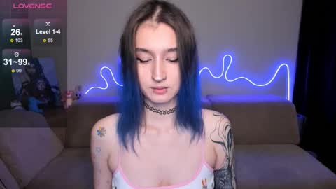 Snapshot of mika_reid chatting on 11/24/25, 12:38 Mika online show from 11/24/25, 12:38