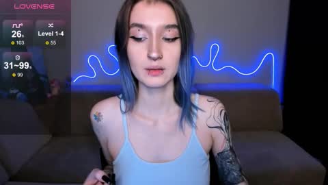 Snapshot of mika_reid chatting on 12/05/25, 02:47 Mika online show from 12/05/25, 02:47