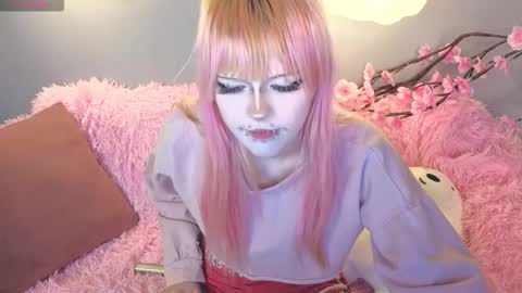 Mika online show from 02/11/26, 07:35