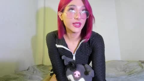 Snapshot of mika_velvet chatting on 10/03/25, 09:34 mika_velvet online show from 10/03/25, 09:34