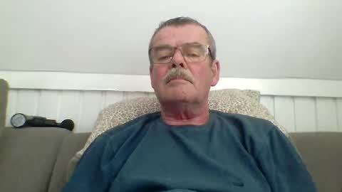 mikael42 online show from 04/24/26, 12:51