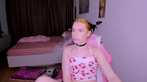 Snapshot of mikaella_nicole chatting on 06/07/26, 08:01 mikaella_nicole online show from 06/07/26, 08:01