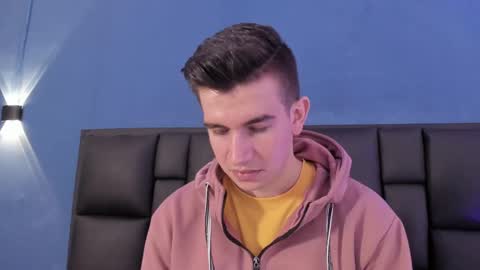 mikael online show from 11/15/25, 04:32