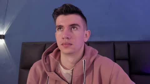 mikael online show from 11/18/25, 03:34