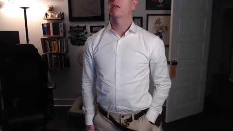 MikahisHung online show from 11/11/25, 12:54