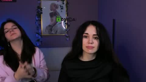 Mika online show from 12/19/25, 09:33