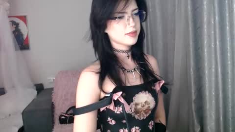 MikasaWaifu online show from 09/15/25, 12:32