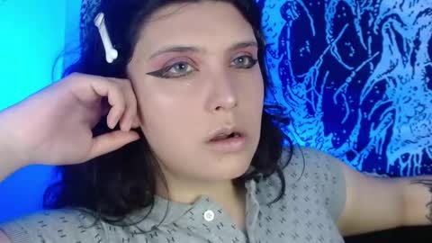 Snapshot of mikaskullcs chatting on 09/09/25, 04:23 Mika online show from 09/09/25, 04:23