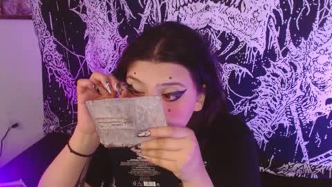 Snapshot of mikaskullcs chatting on 02/24/26, 08:40 Mika online show from 02/24/26, 08:40