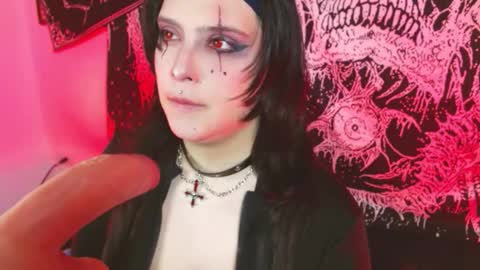 Snapshot of mikaskullcs chatting on 02/28/26, 11:28 Mika online show from 02/28/26, 11:28