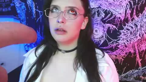 Snapshot of mikaskullcs chatting on 03/07/26, 11:02 Mika online show from 03/07/26, 11:02