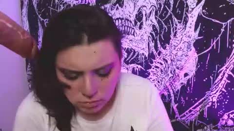 Snapshot of mikaskullcs chatting on 03/10/26, 11:21 Mika online show from 03/10/26, 11:21