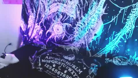 Snapshot of mikaskullcs chatting on 03/11/26, 11:33 Mika online show from 03/11/26, 11:33