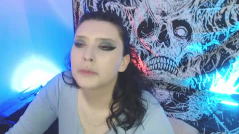 Snapshot of mikaskullcs chatting on 04/02/26, 10:18 Mika online show from 04/02/26, 10:18