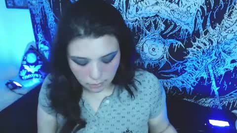 Snapshot of mikaskullcs chatting on 04/15/26, 06:59 Mika online show from 04/15/26, 06:59