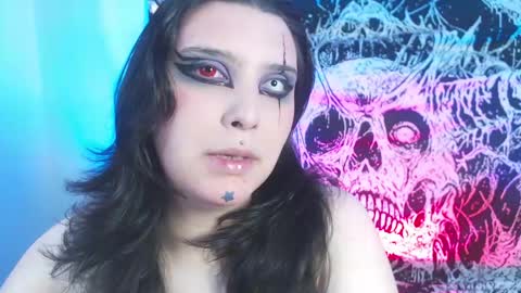 Snapshot of mikaskullcs chatting on 04/19/26, 07:05 Mika online show from 04/19/26, 07:05