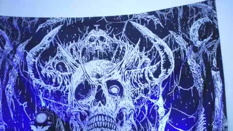 Snapshot of mikaskullcs chatting on 04/21/26, 01:42 Mika online show from 04/21/26, 01:42