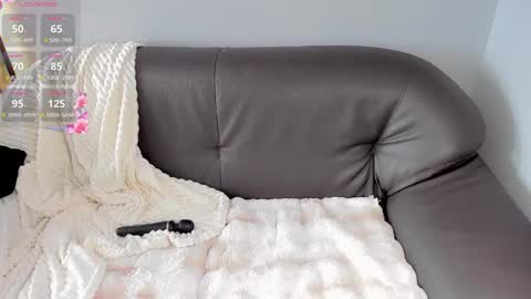 mikasssu online show from 12/15/25, 08:40