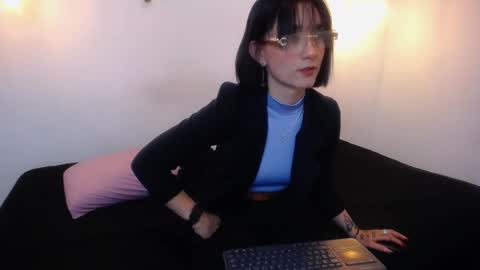 Snapshot of mikaza_akerman chatting on 03/18/26, 01:14 mikaza online show from 03/18/26, 01:14