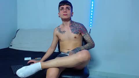 Snapshot of mike777jr chatting on 02/18/25, 06:15 Mike IMDEPENDIENT MODEL online show from 02/18/25, 06:15