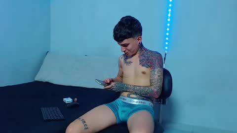 Snapshot of mike777jr chatting on 02/24/25, 04:36 Mike IMDEPENDIENT MODEL online show from 02/24/25, 04:36