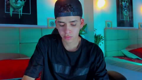 Snapshot of mike_0233 chatting on 12/03/24, 04:03 Mike 0233 online show from 12/03/24, 04:03