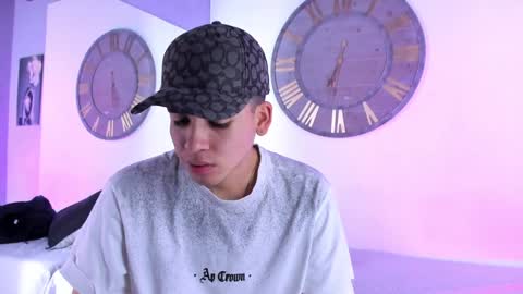 Snapshot of mike_0233 chatting on 12/10/24, 04:24 Mike 0233 online show from 12/10/24, 04:24