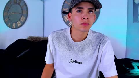 Snapshot of mike_0233 chatting on 12/13/24, 06:21 Mike 0233 online show from 12/13/24, 06:21